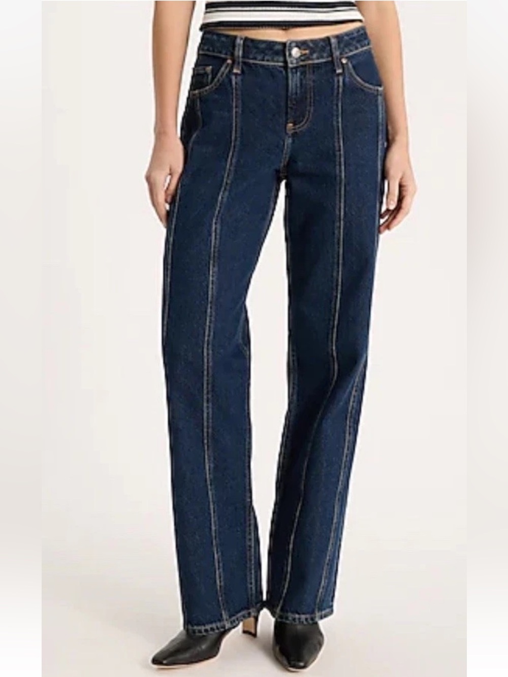 Express Low Rise Relaxed Straight Jeans 50/50 Rigid Stretch Women’s 10R